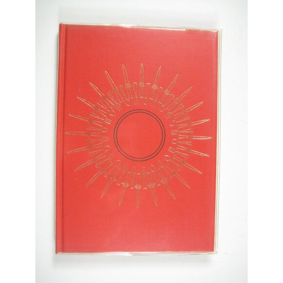 Royal Favourites Recipes From Palace Kitchens Elisabeth Ayrton Hardcover 1971 - Picture 1 of 7